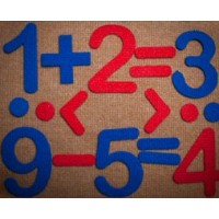 Мухамеджанова Игра  LipLip Набор фигурок. Цифры/ковролин/с игровым полем LIP1046 ---