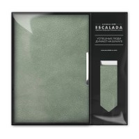 Набор подарочный Ежедневник недатированный А5 146х211 120 листов, линия, мягкая обложка, Escalada, кожзам Бакстар оливковый, 2 ляссе, 70 г/м2 + закладка для книг 70565 Феникс 10/20 Набор подарочный Ежедневник недатированный А5 146х211 120 листов, линия, мягкая обложка, Escalada, кожзам Бакстар оливковый, 2 ляссе, 70 г/м2 + закладка для книг 70565 Феникс 10/20