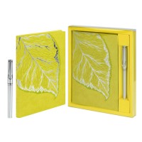 Набор подарочный Ежедневник недатированный А5 146х211 120 листов, линия, мягкая обложка, Escalada, кожзам Виннер лаймовый, 2 ляссе, 70 г/м2 + ручка шариковая 70563 Феникс 10/20